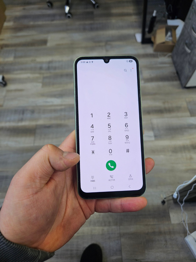 삼성A245라임판매 퀀텀2판매 중고폰 이미지
