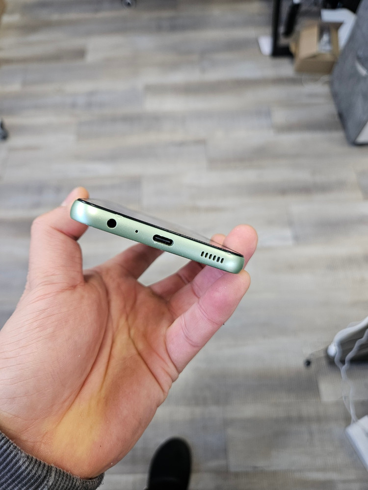 삼성A245라임판매 퀀텀2판매 중고폰 이미지