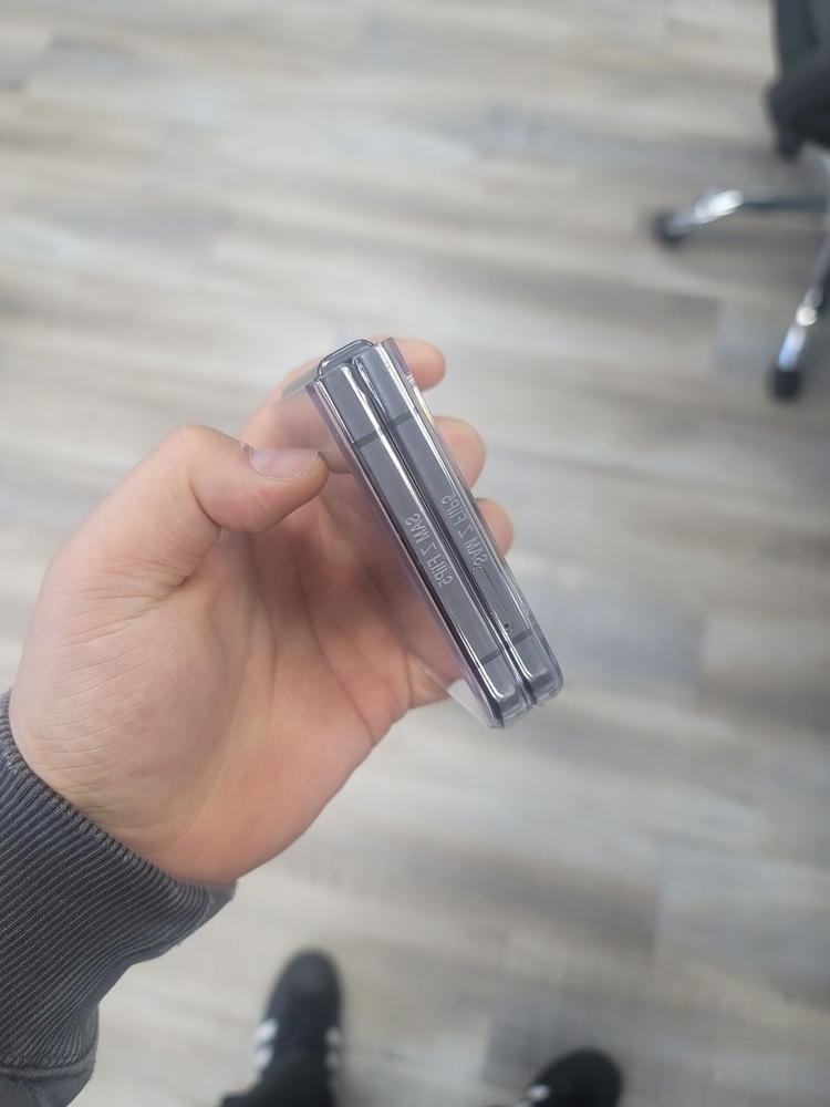 갤럭시Z플립5블랙판매 중고폰 정상해지단말기 이미지