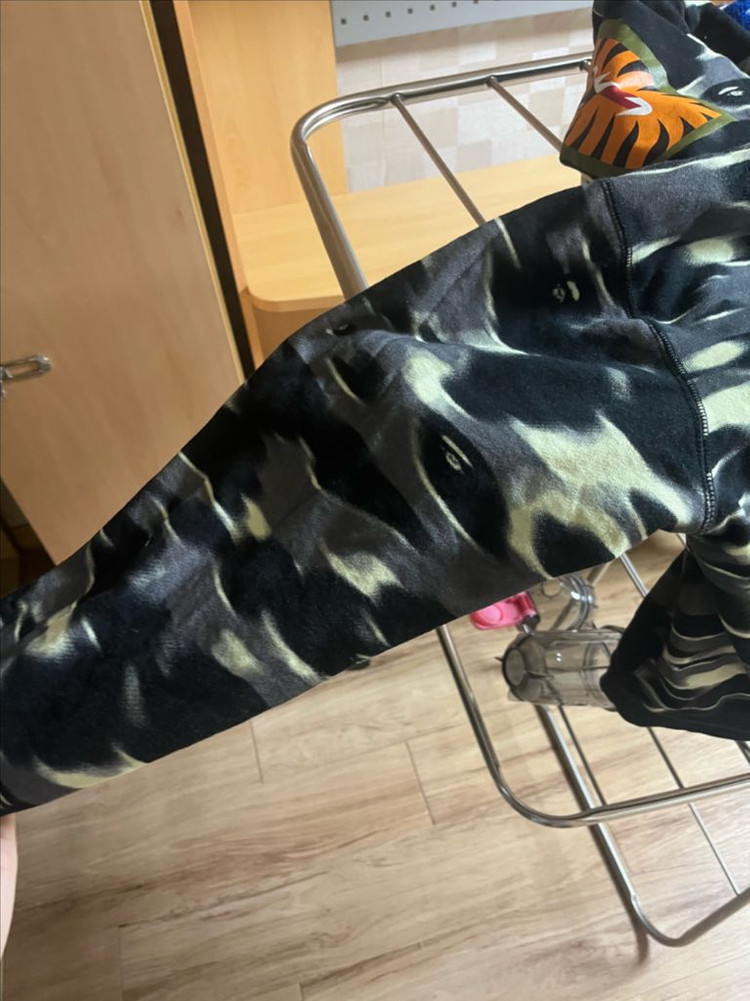 카모 샤크 후드 집업 이미지