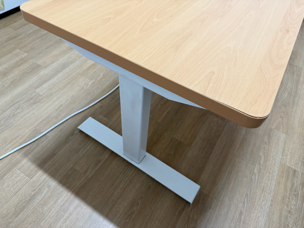 리낙(LINAK) 모션데스크 높이 조절 스탠딩 데스크 이미지