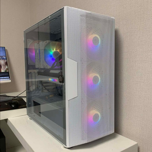 13600kf rtx 4070ti 게이밍 컴퓨터 본체 이미지