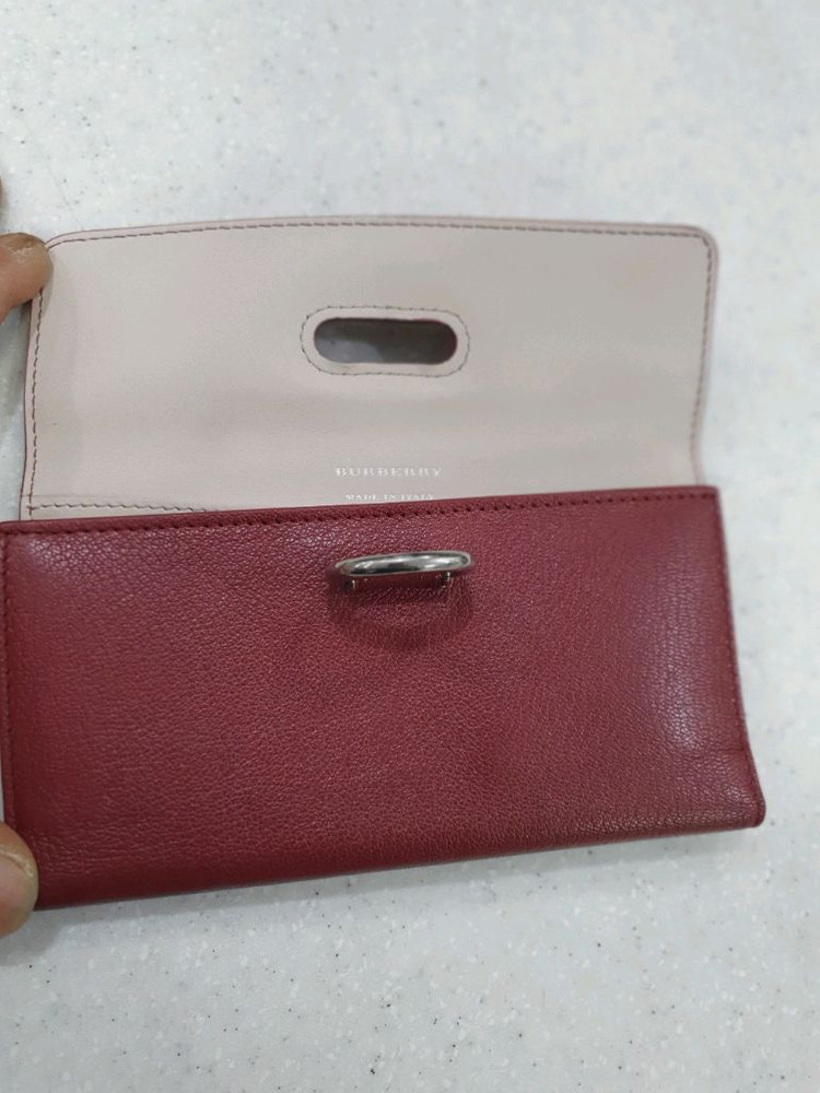 버버리(BURBERRY)버버리D링가죽장지갑 버건디 여성 지갑 이미지