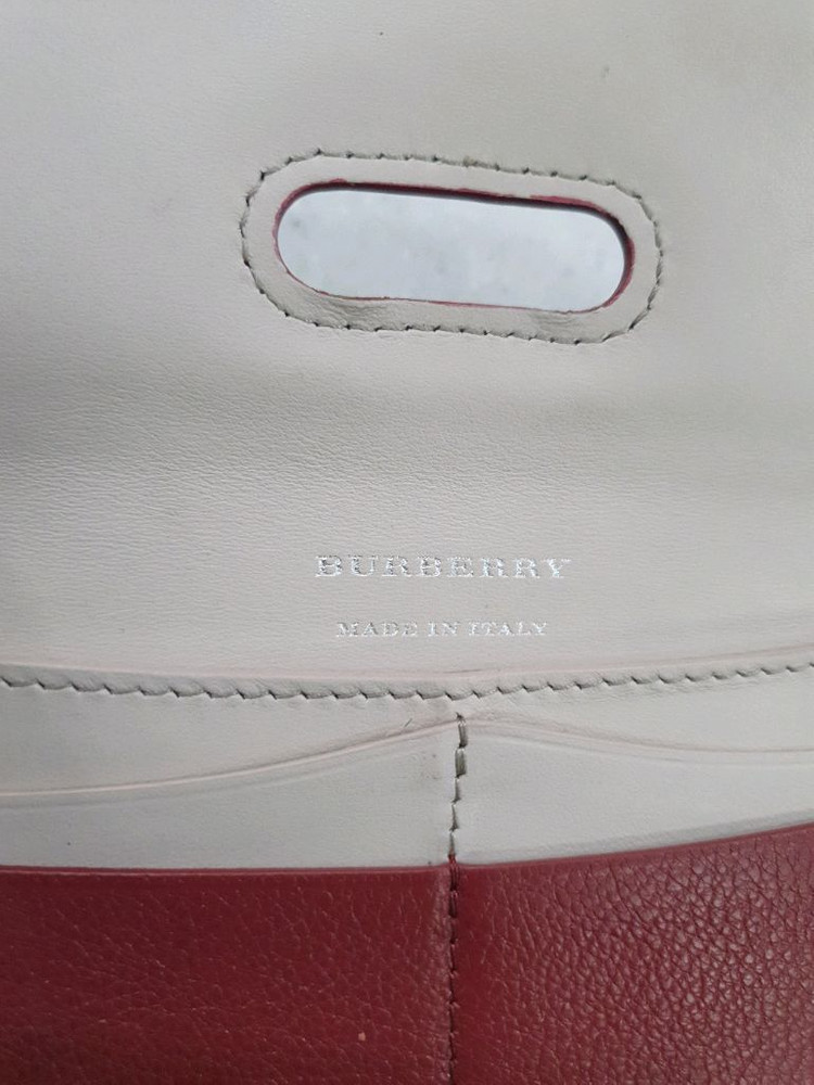 버버리(BURBERRY)버버리D링가죽장지갑 버건디 여성 지갑 이미지