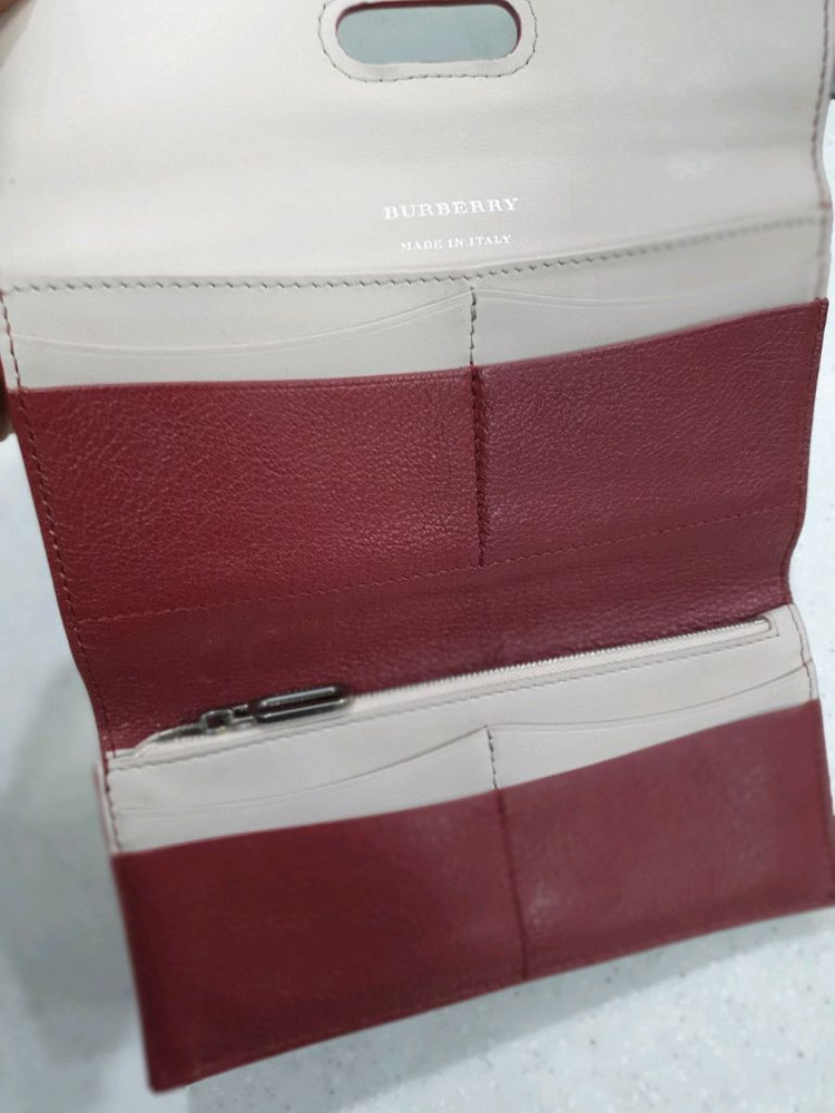 버버리(BURBERRY)버버리D링가죽장지갑 버건디 여성 지갑 이미지