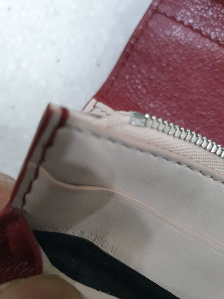 버버리(BURBERRY)버버리D링가죽장지갑 버건디 여성 지갑 이미지