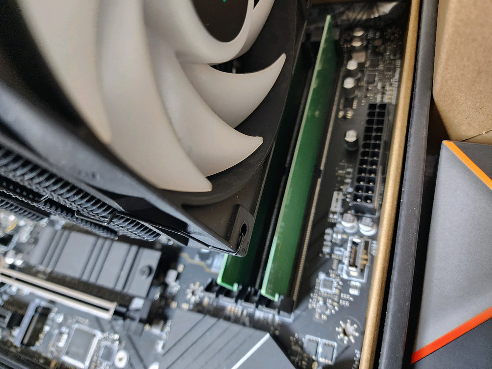 라이젠7 9700x / msi b650m pro a / 삼성 ddr5 5600 32g / ag620 공랭 이미지