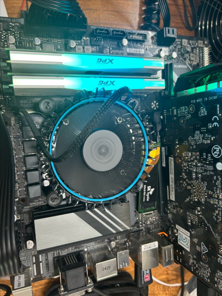 i7-13700KF + B760M (기가바이트) 이미지