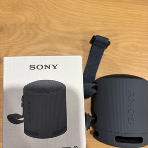 소니 XB100 휴대용 블루투스 스피커 이미지