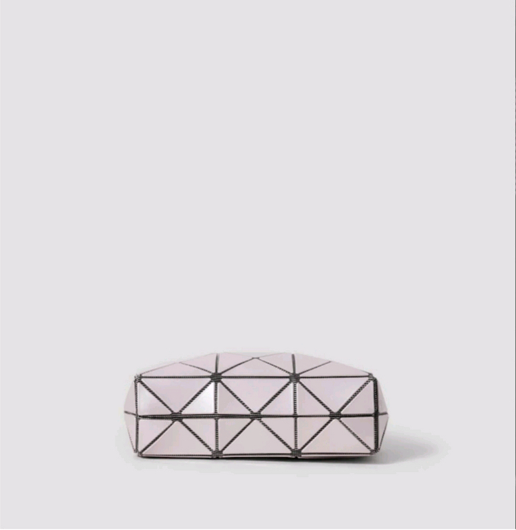 이세이미야케 바오바오 캐럿 백 미니 화이트 베이지 이미지