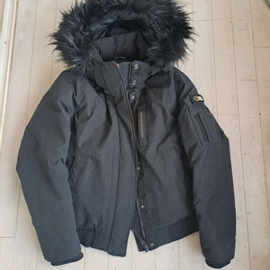 내셔널지오그래픽 유틸리티 숏패딩 블랙 색상 이미지