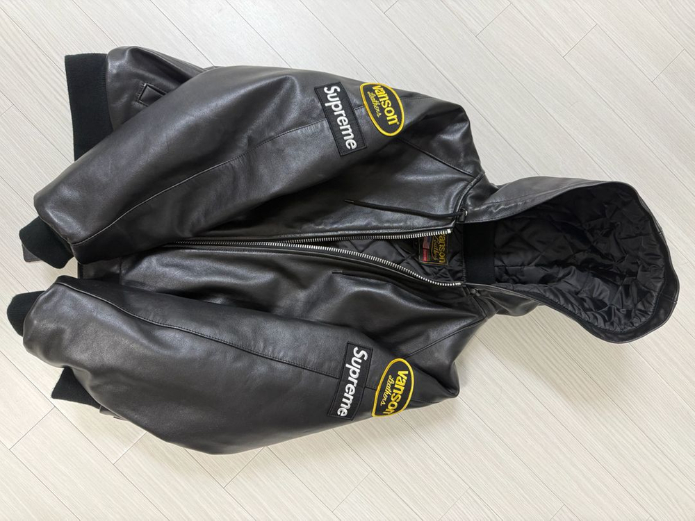 레더 바시티 자켓 이미지