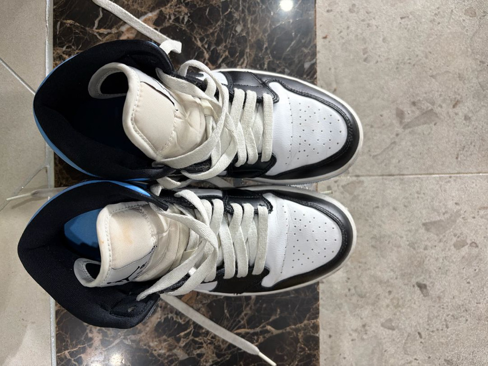 나이키 조던 1 미드 유니버시티 블루 (우먼즈 245) 이미지