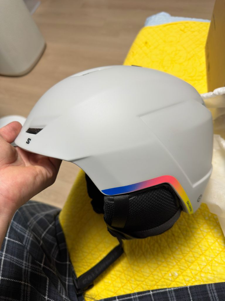 살로몬 헬멧 이미지