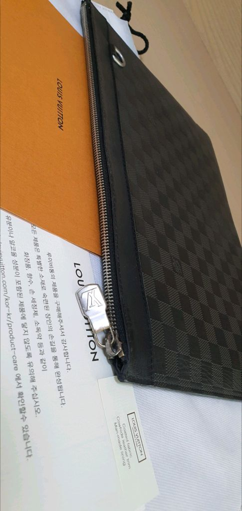 루이비통 다미에 클러치백 정품A급(감정O)구찌프라다루이비통디올고야드샤넬셀린느보테가생로랑발렌시아가버버리가방 이미지
