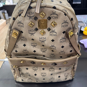 MCM 백팩 이미지