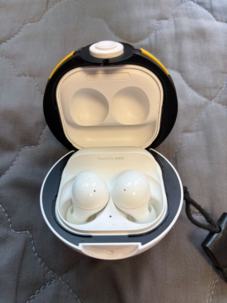 삼성 갤럭시 버즈2 화이트 사은품:몬스터볼 케이스 이미지