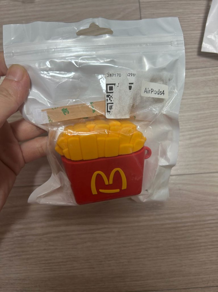 에어팟4세대 케이스 이미지