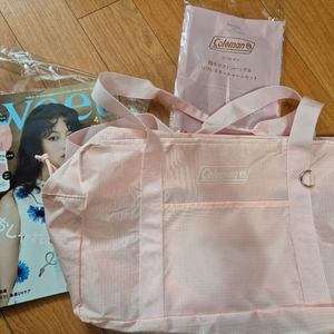 일본잡지 sweet 4월호+부록 (콜맨 핑크 방수 보스턴백) 이미지