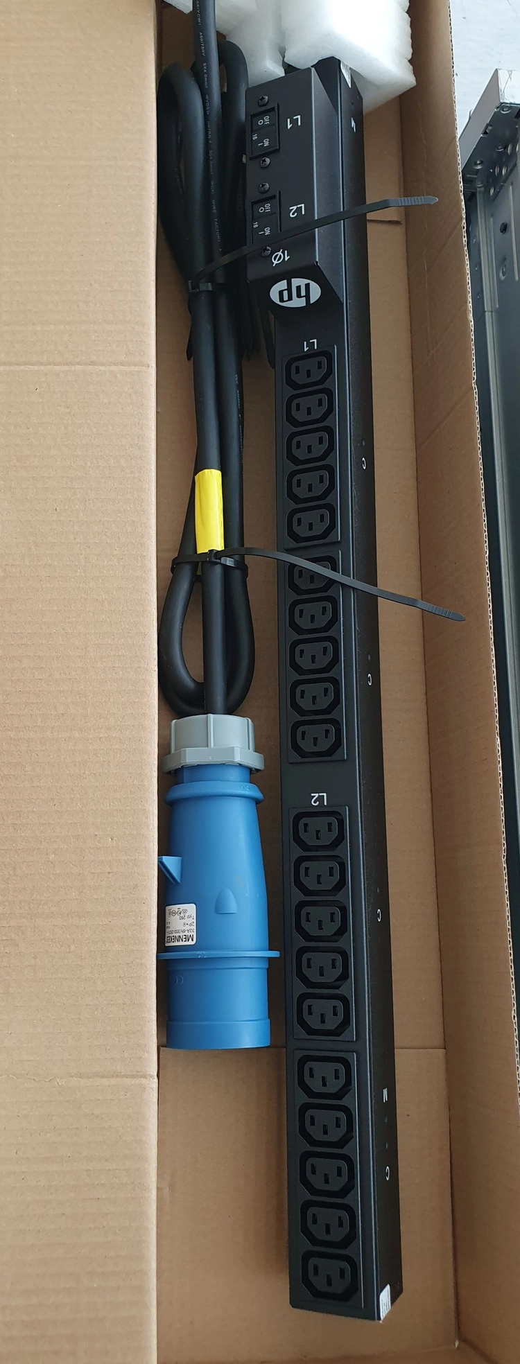 HPE 7.3kVA60309 5-wire 32A230V Outlets (20) C13Vertical INTL PDU 이미지