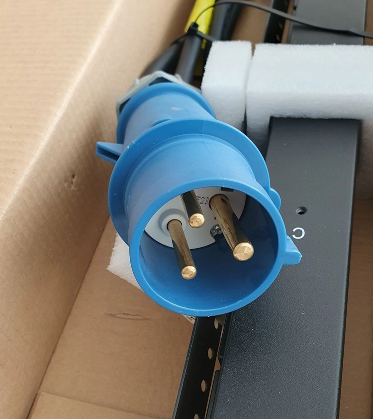 HPE 7.3kVA60309 5-wire 32A230V Outlets (20) C13Vertical INTL PDU 이미지
