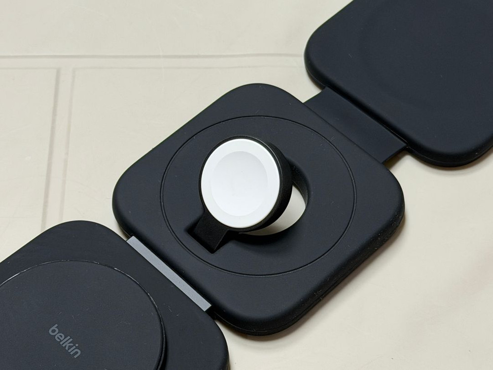 벨킨 Qi2 3in1 15W 마그네틱 여행용 무선 충전 패드 WIZ024 아이폰17 에어팟 애플워치 호환 고속충전 이미지