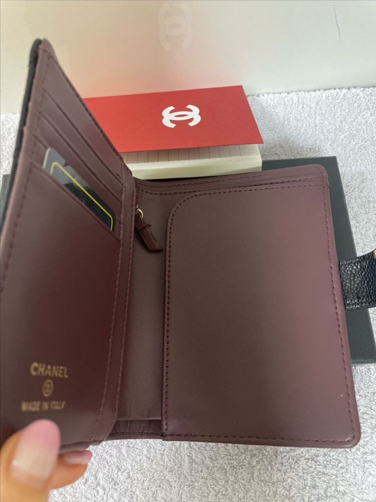 샤넬로고 여권지갑 이미지