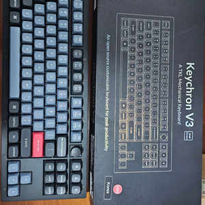 키크론 V3 nob 텐키리스 기계식 커스텀 키보드 팝니다. 이미지