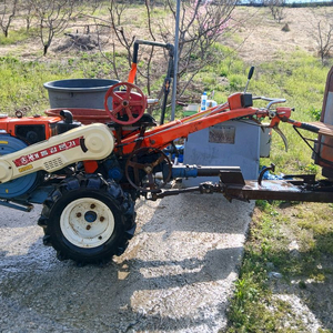 대동경운기 직접분사식 밧데리키시동 농약분무기 고속데후 추레라 중고 팝니다. 이미지