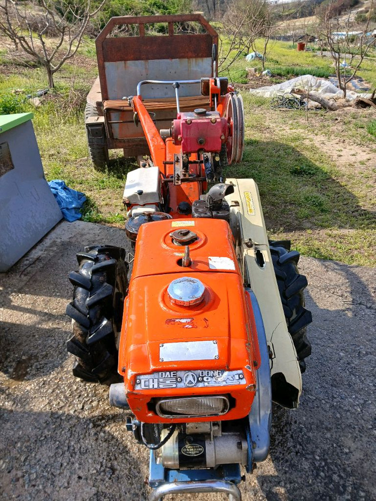 대동경운기 직접분사식 밧데리키시동 농약분무기 고속데후 추레라 중고 팝니다. 이미지