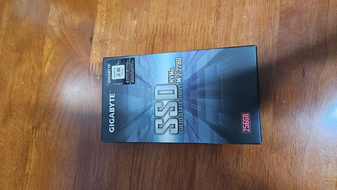 기가바이트 Gen3 V2 M.2 NVMe 256GB SSD 미개봉 팝니다. 이미지