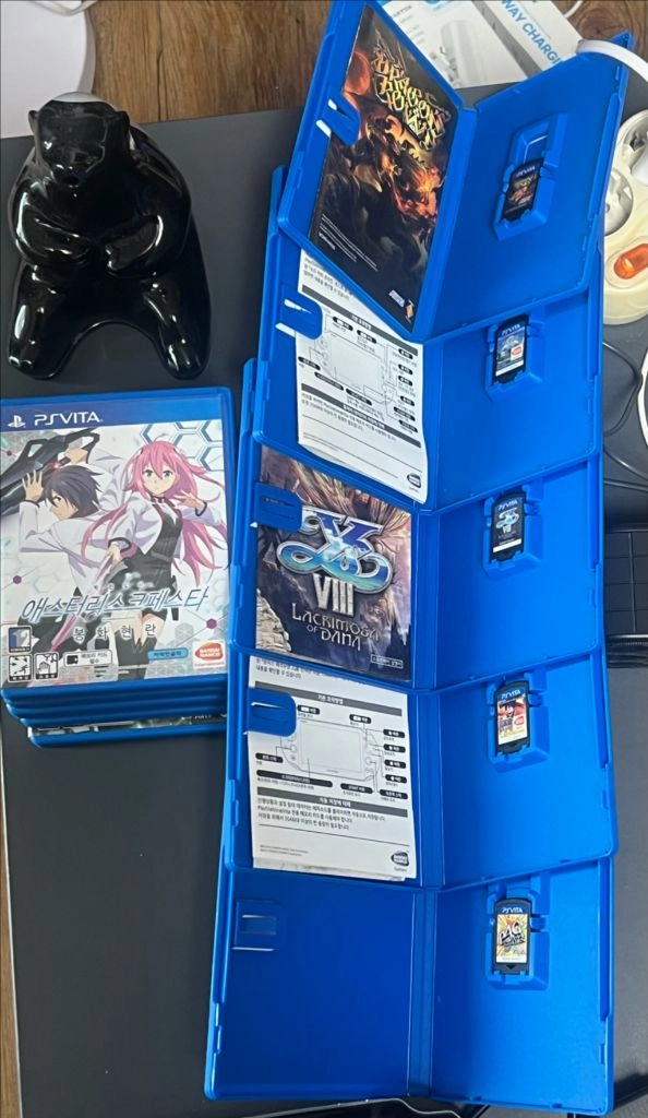 PS Vita oled 1세대 + 소프트 10장 + 서비스 이미지