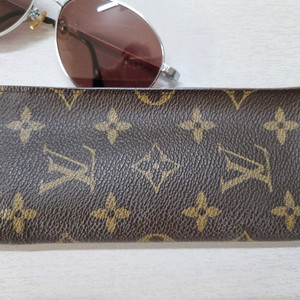 정품 루이비통 안경 케이스 이미지