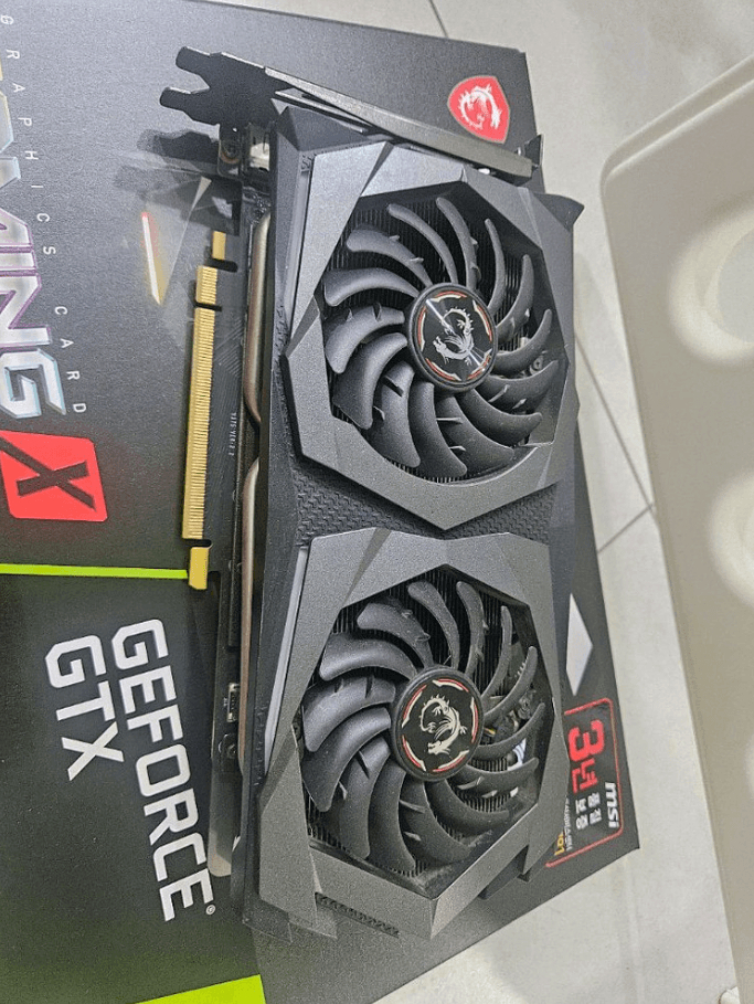 GTX 1660 SUPER 그래픽카드 이미지