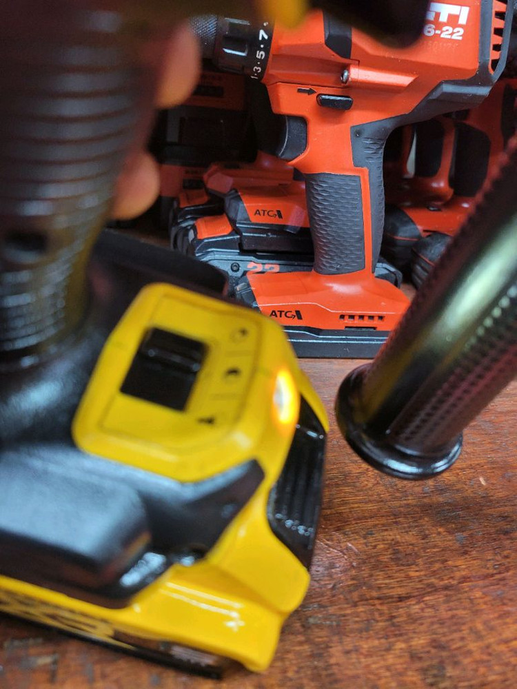 디월트충전함마드릴 DCD999 플렉스볼트어드밴스 디월트함마드릴 S급 이미지