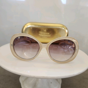 비비안웨스트우드 선글라스 베이지 이미지