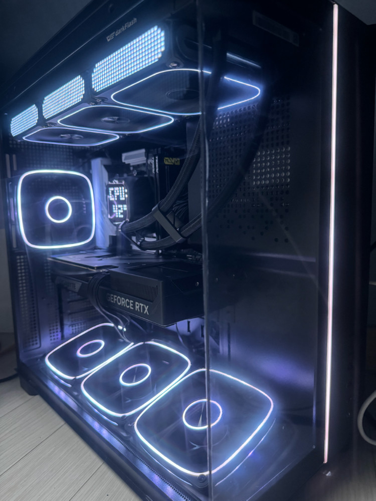 9800X3D 5080 초급처. 본체 데스크탑 컴퓨터 이미지