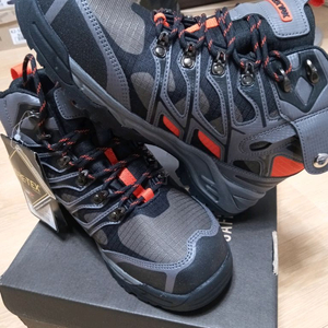 yak-68 블랙야크 안전화 265 *고어텍스 새제품 이미지