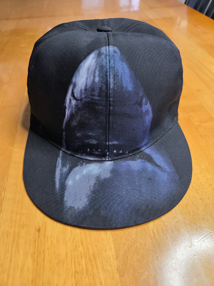 정품 지방시 샤크 코듀라 스냅백 남성 프리 사이즈 이미지