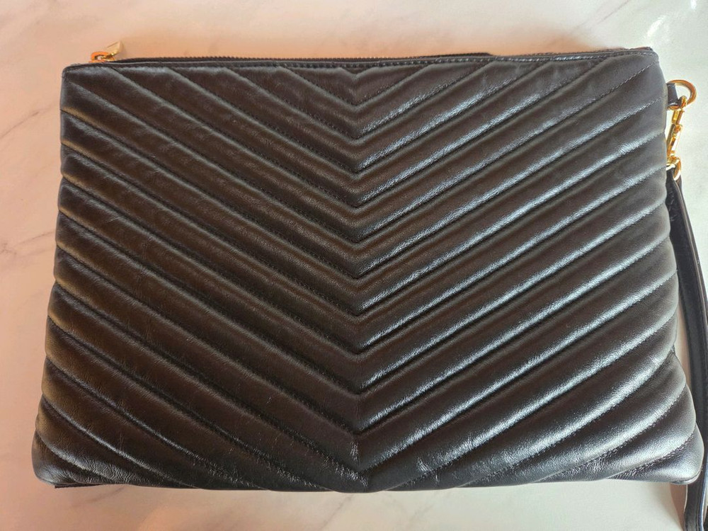 [s급/정품]입생로랑 카산드라 마틀라세 레더 태블릿 파우치 블랙 금장 이미지