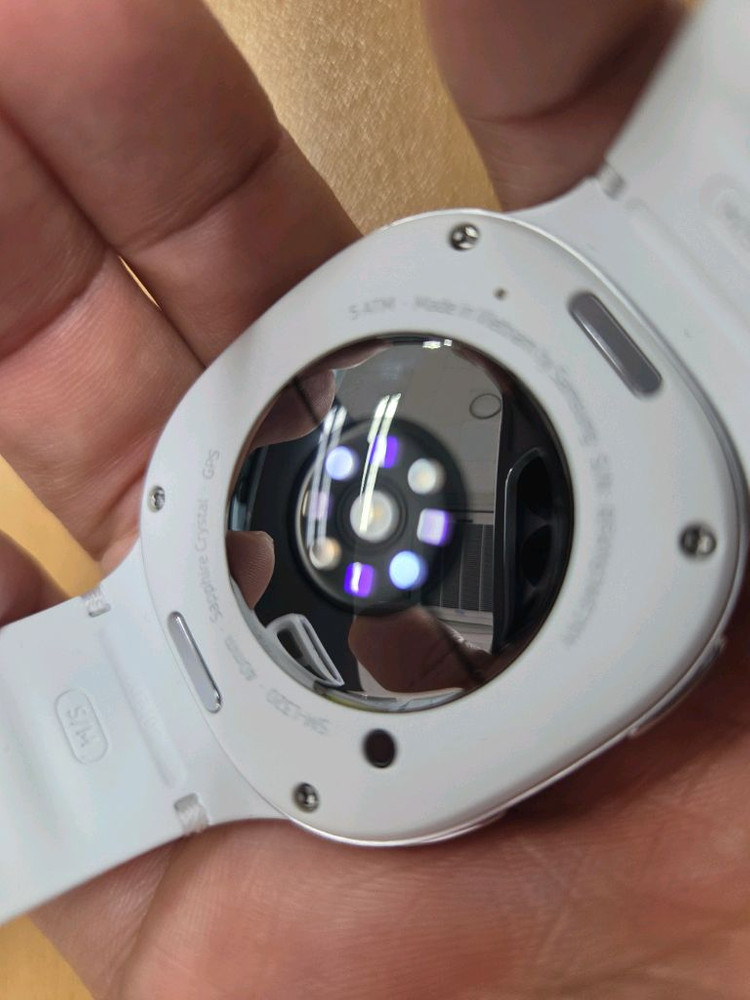 갤럭시 8 스마트 워치 40mm 화이트 밴드 이미지