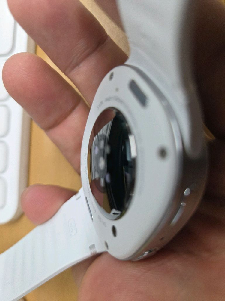 갤럭시 8 스마트 워치 40mm 화이트 밴드 이미지