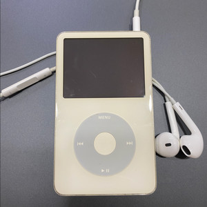 애플 아이팟 클래식 5.5세대 (+이어폰) 이미지