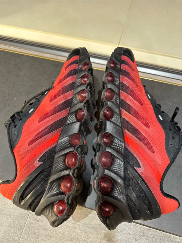 나이키 에어맥스DN8 275 레드 이미지