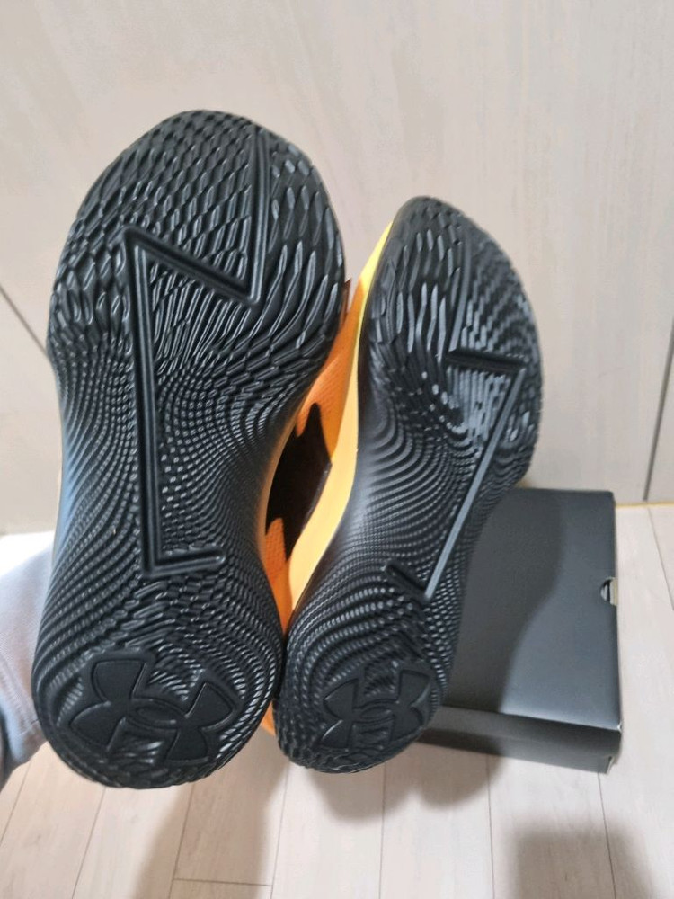 미시착새상품)) 언더아머 팍스1 농구화 275 이미지