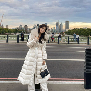 러브썸원 폭스퍼 덕다운 퀄팅 벨티드 롱패딩 이미지