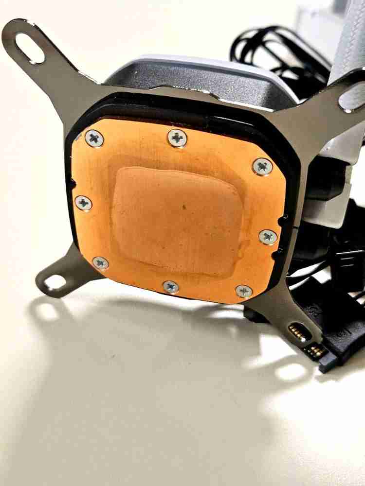 커세어 H100i RGB PLATINUM SE 수냉쿨러 이미지