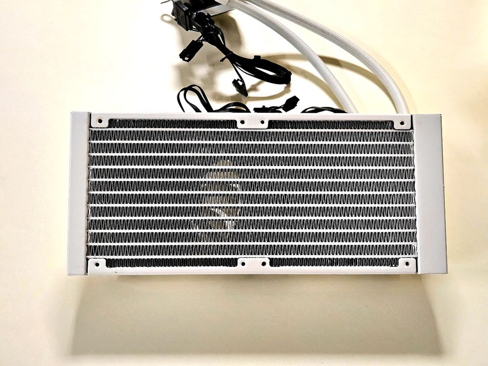 커세어 H100i RGB PLATINUM SE 수냉쿨러 이미지