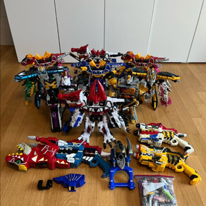 다이노포스 브레이브 티라노킹, 기간트 브라기오킹, 토바스피노, 프테라킹 및 가브리카니발, 가브리볼버 일괄 판매합니다 이미지