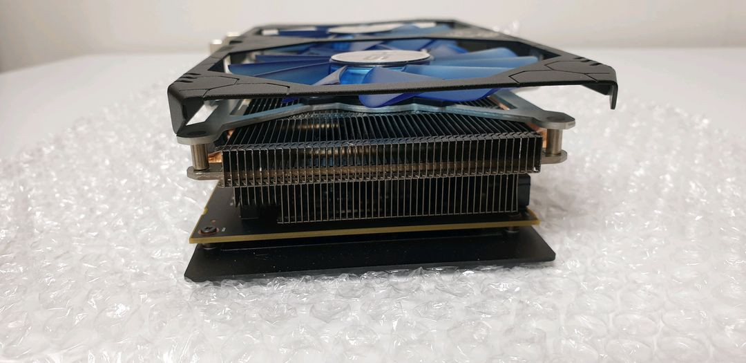 HIS 라데온 RX 590 IceQ X2 OC 8GB 그래픽카드 이미지
